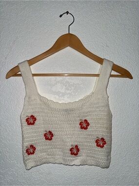 Wild Fable white crochet set with embroidered red hibiscus flowers xs